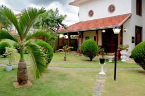 Отель The Norfolk Heritage Airport Villa  Katunayake
